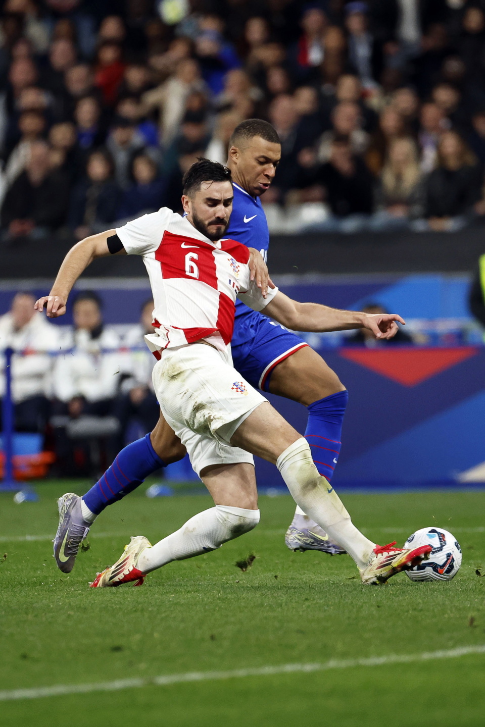 九州娱乐平台-激烈角逐！欧国联半决赛风云再起的简单介绍