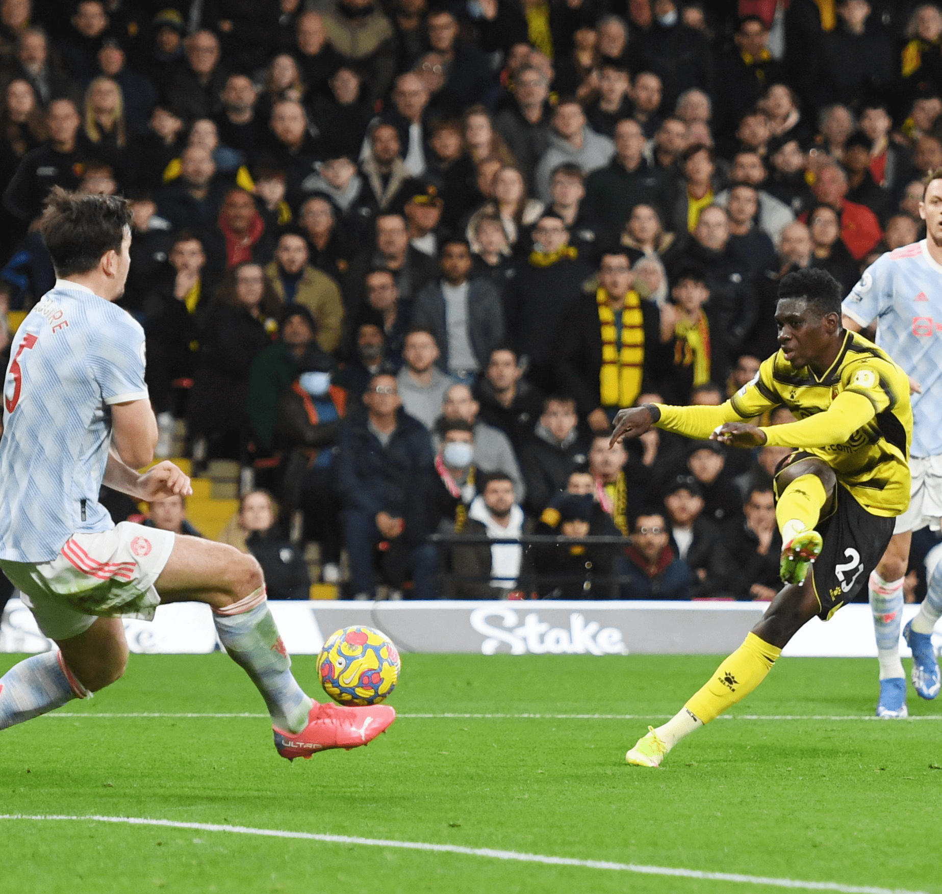 莱斯特城逆袭胜曼联，球迷欢欣鼓舞的简单介绍