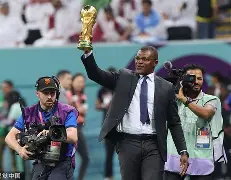 超越极限！球员奉献激情，观众沸腾欢呼