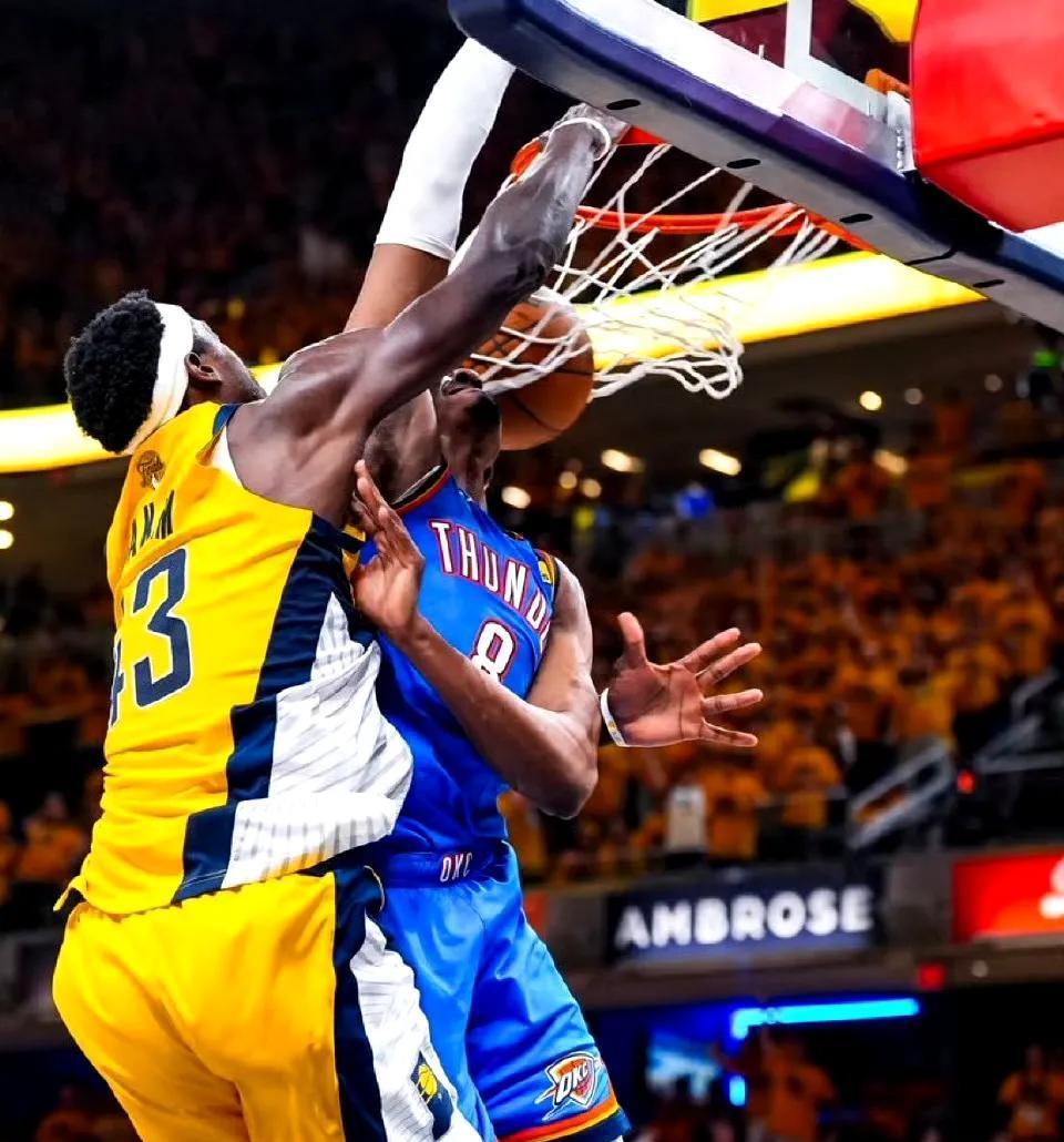 包含东西部冠军争夺赛持续激烈，实力对比的词条